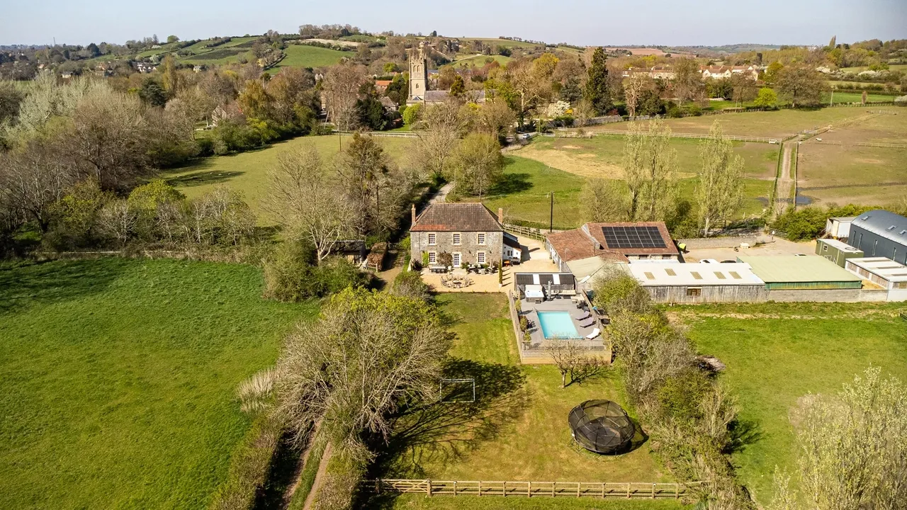 Stone Grange for 24 guests image 4